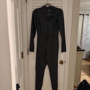 Women's dark gray fitted workout Jumpsuit. Old Navy Active. Size Medium